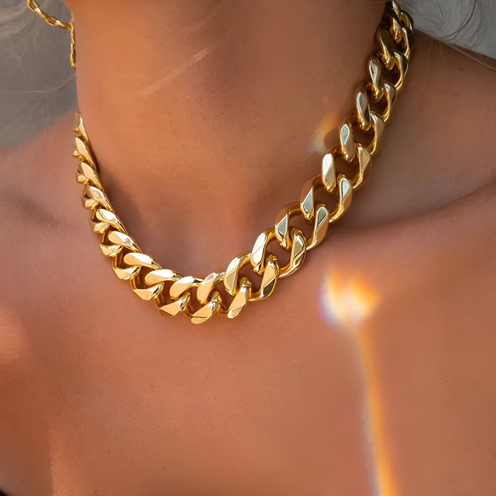 Women's gold thick chain necklace with 32cm length and electroplated alloy construction
