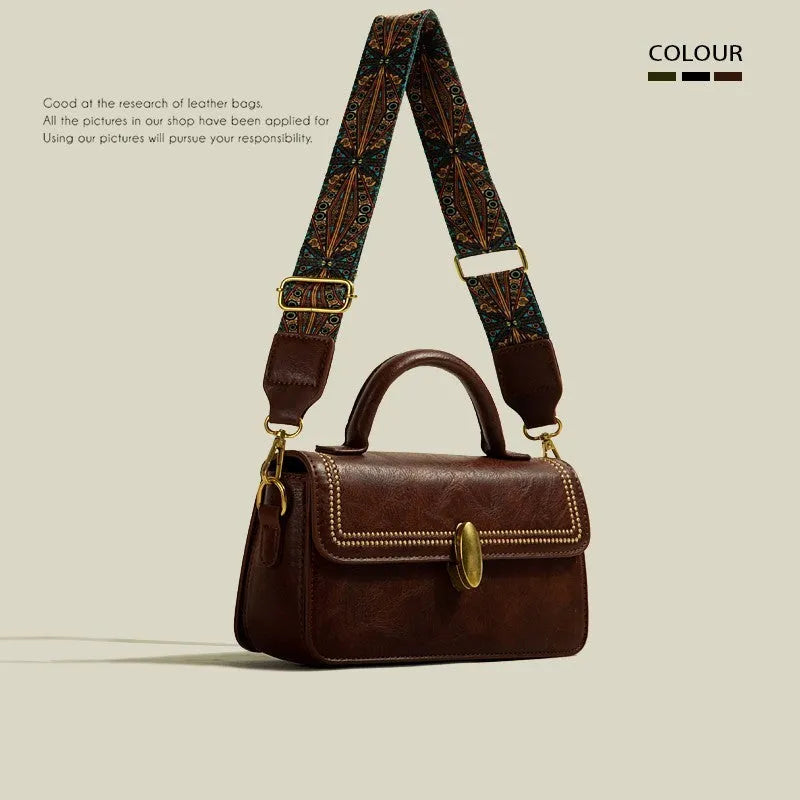 Retro textured women's messenger bag in PU leather with multiple internal pockets and shoulder strap