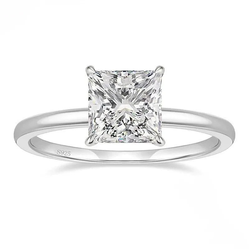A geometric women's ring in polished 925 silver, available in silver, gold, and rose gold colours.