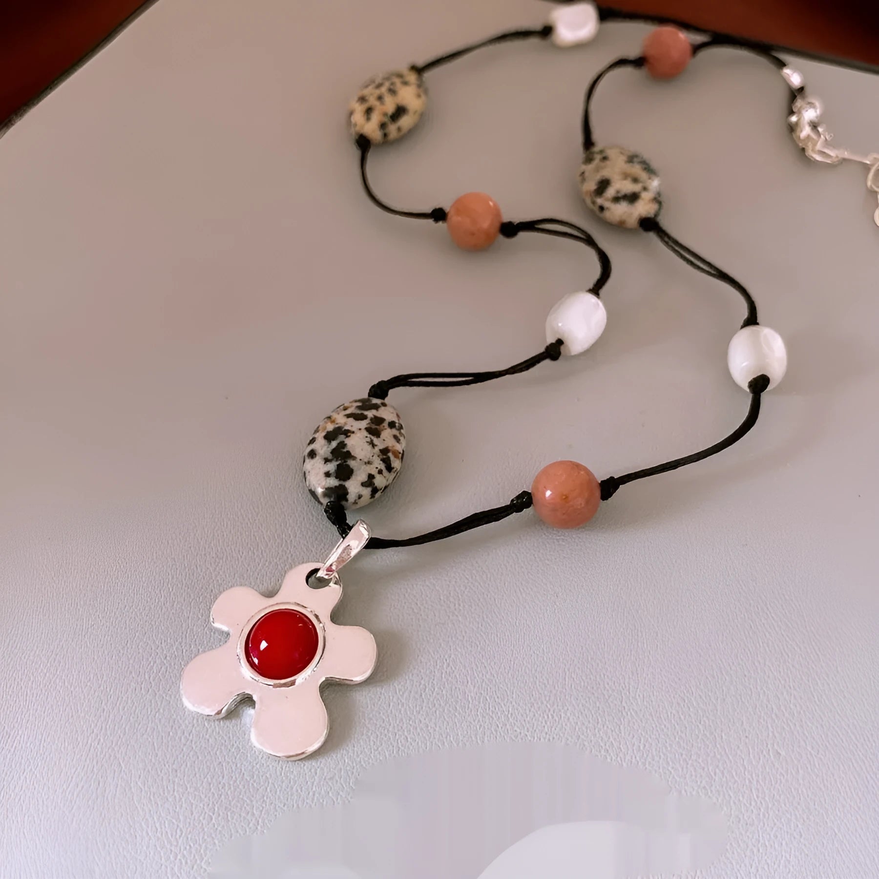 Women's stone shell beaded flower pendant necklace with adjustable 51-60cm alloy chain