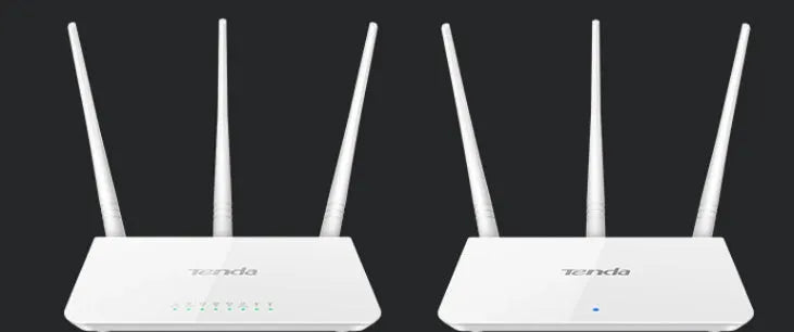 White dual-band wireless router supporting 2.4GHz and 5GHz WiFi frequencies