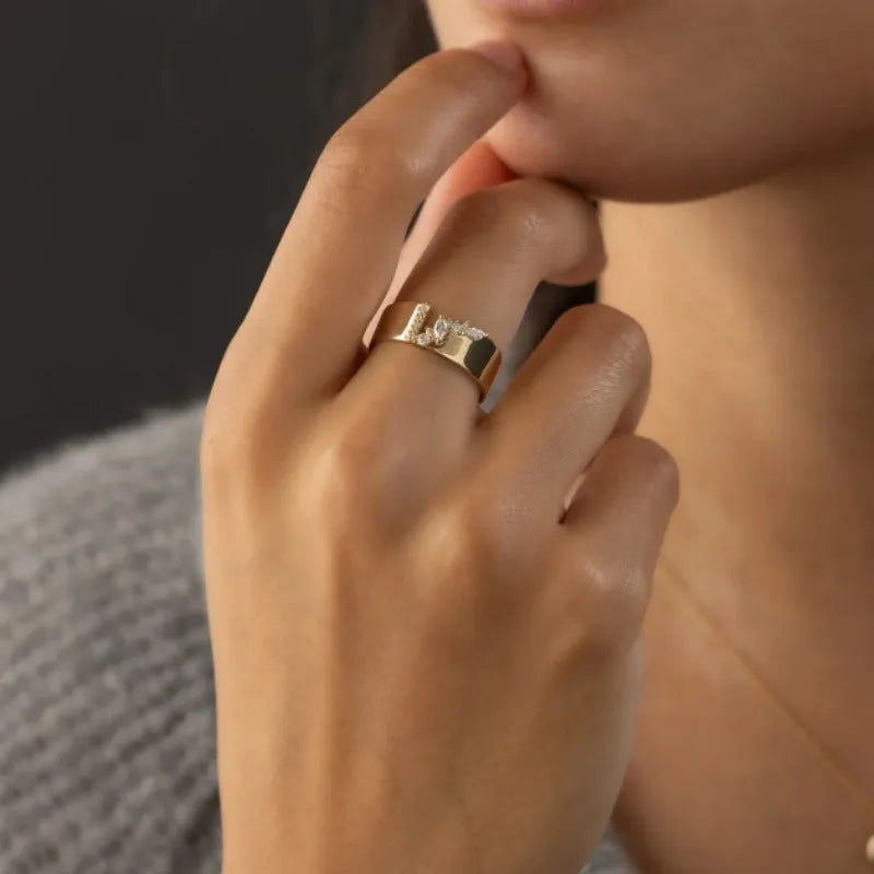 Gold electroplated copper women's ring with shining zircon accents, shown in UK size options