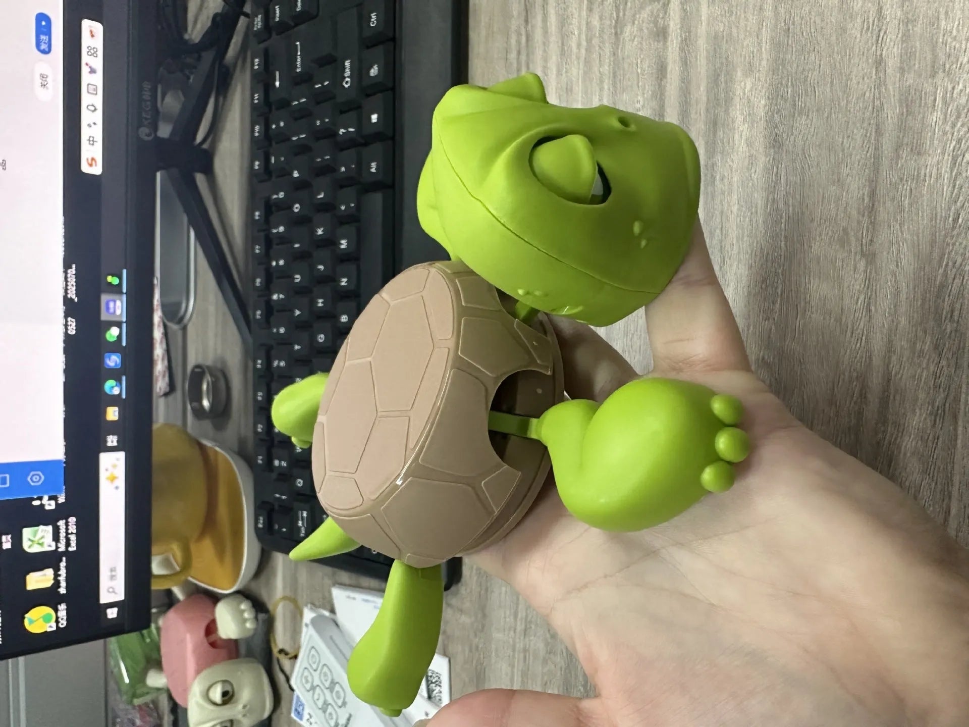 ABS plastic Turtle Coaster in light green colour with heat insulation function for table protection