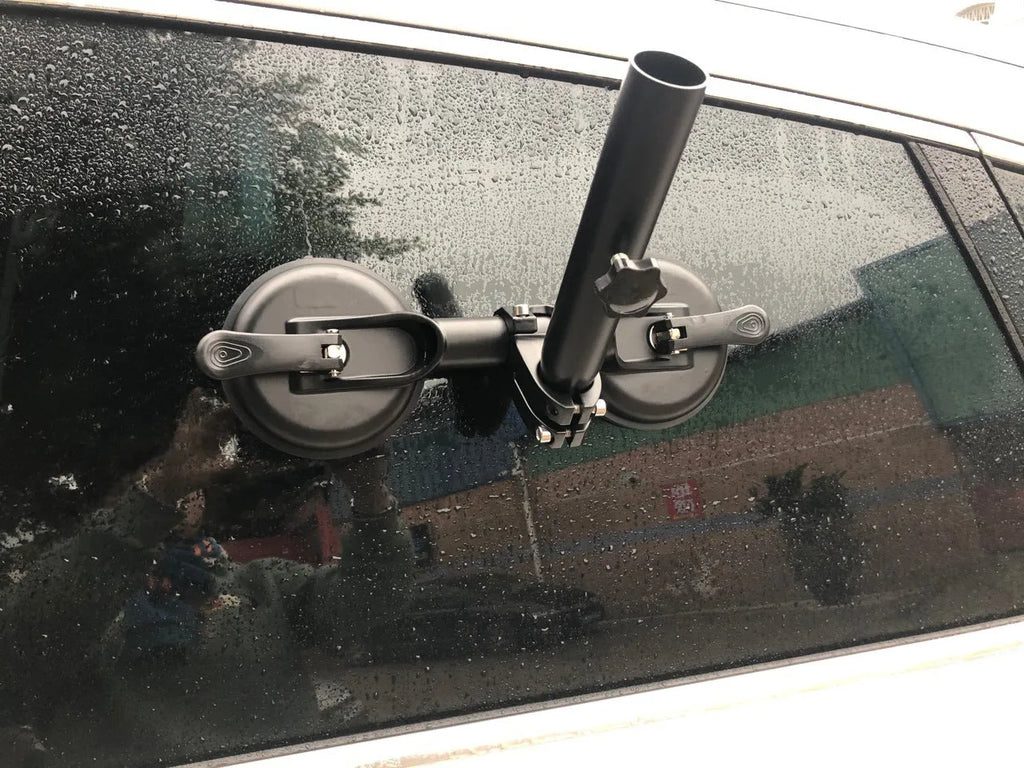 Black ABS and rubber off-road car sucker mount with round glass suction cup.