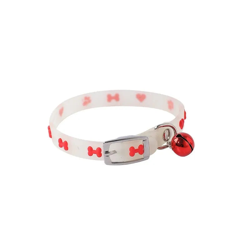 Meow Xinbao luminous cat collar with silicone chain, metal bell, and night-time glow feature