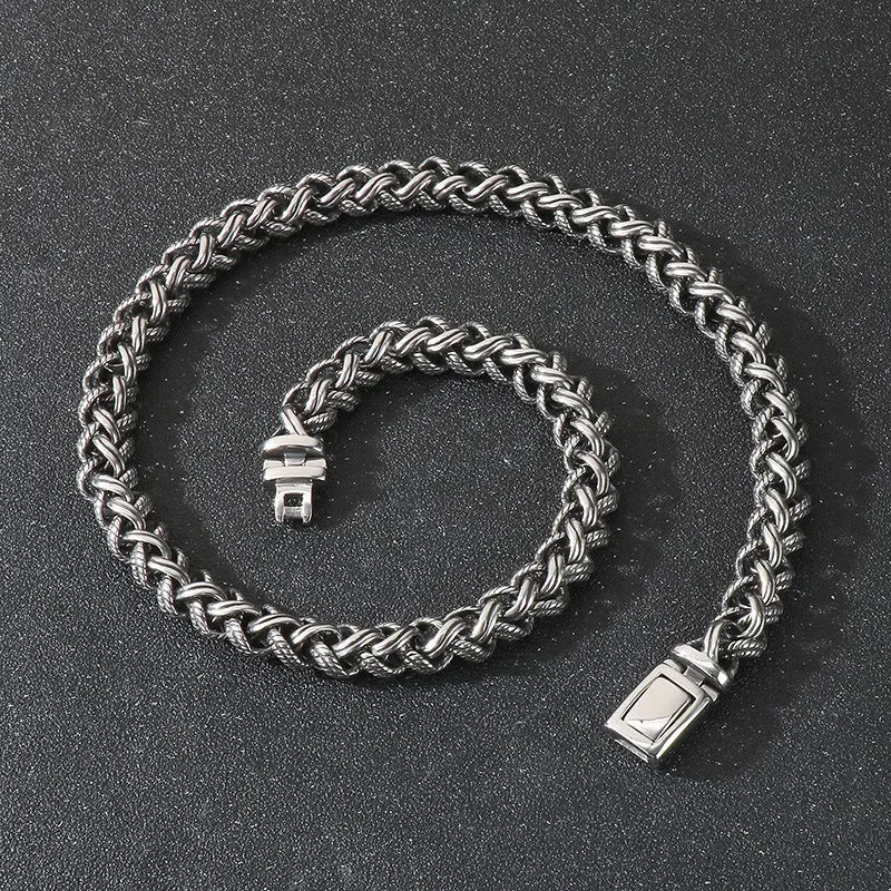 Men's titanium steel keel chain necklace with large hemp flowers design in antique silver colour.