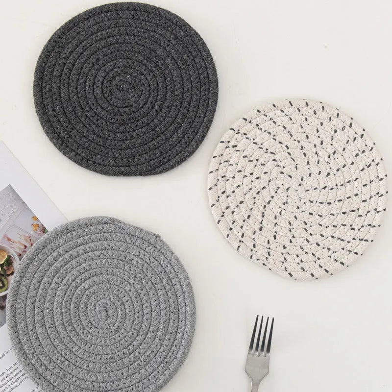 Round cotton cord coaster placemat set in modern design with 18cm diameter measurement