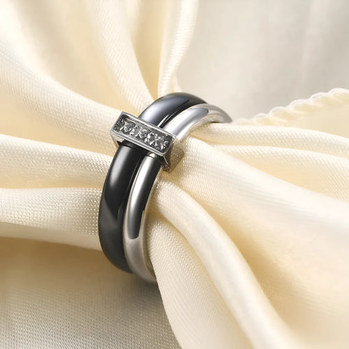 Ceramic ring with geometric shape and zirconium stitching in steel black or golden white colour