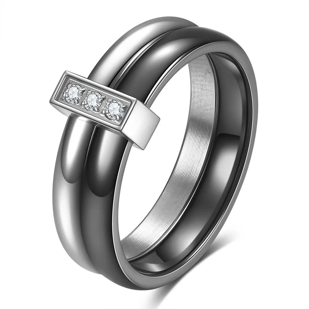 Ceramic ring with geometric shape and zirconium stitching in steel black or golden white colour