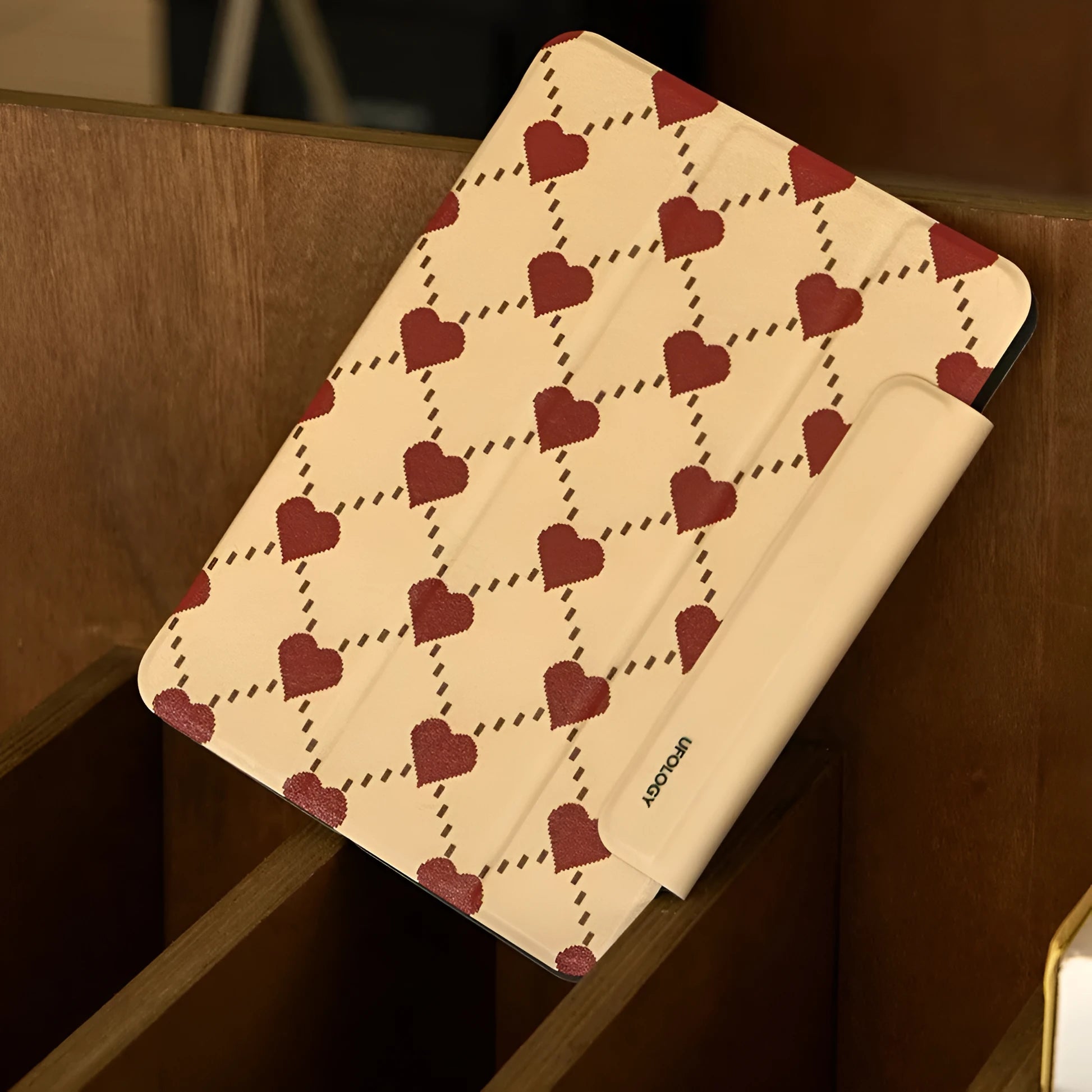 Magnetic polyurethane protective shell for iPad Air 4 and Air 5 tablets with double-sided clips