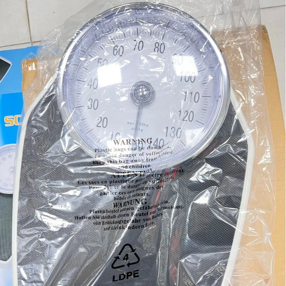 Black mechanical pointer body weight scale with large dial display on 47x35cm platform