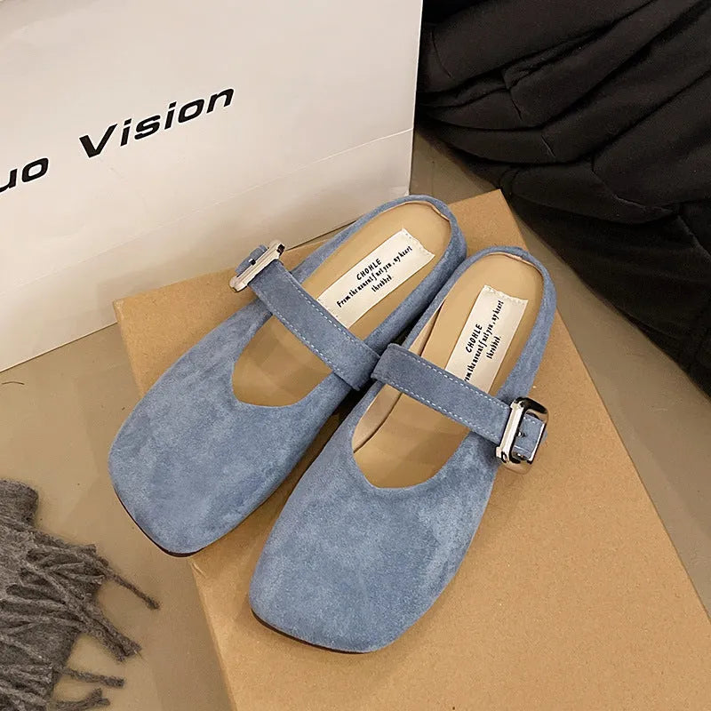 Women's flat closed toe half slippers in square head design with PU upper and rubber sole