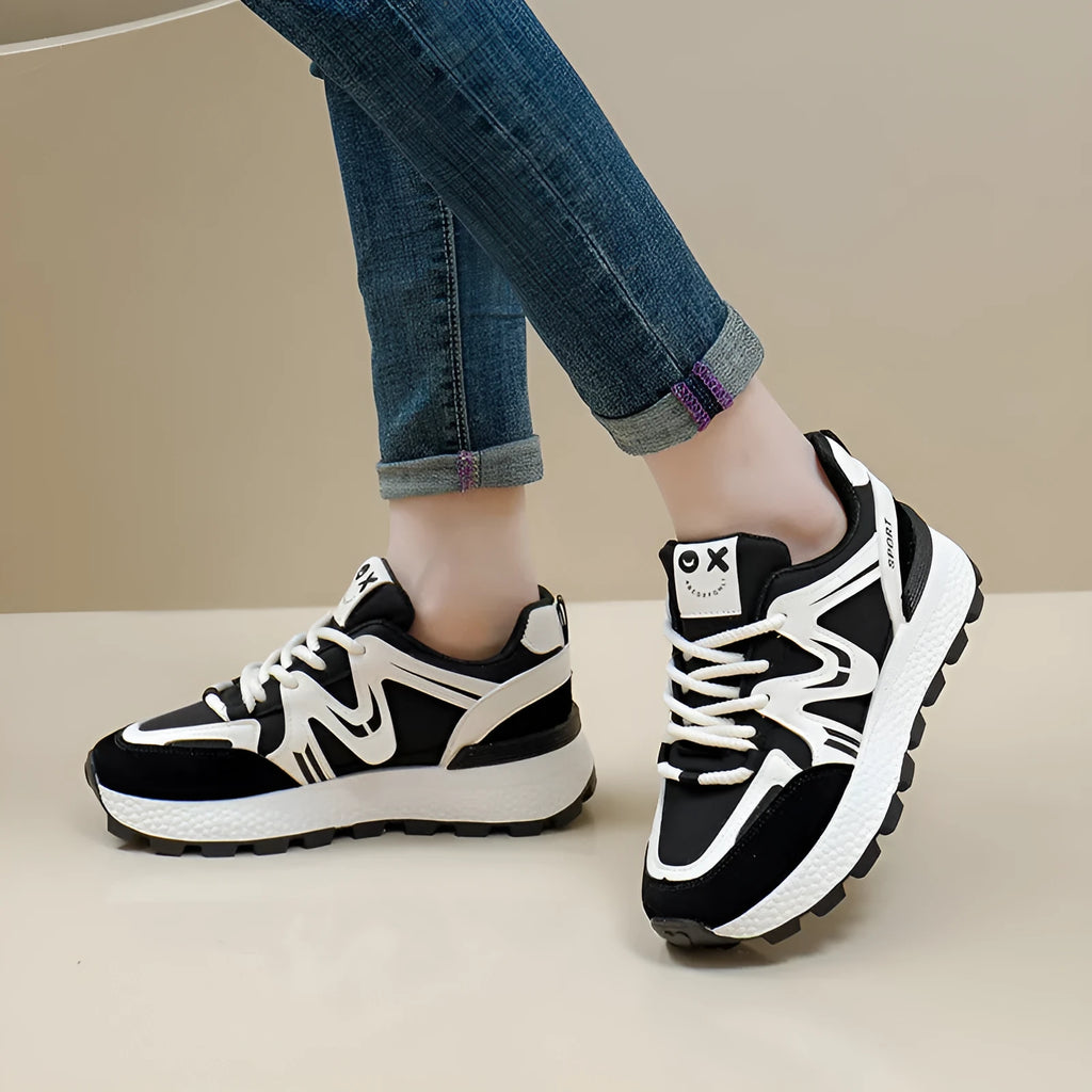 Women's platform casual shoes in artificial PU with lace-up front and round toe design