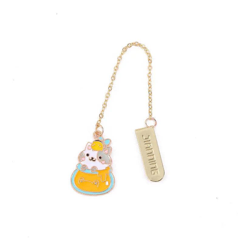 Metal pendant bookmark with cartoon cat design measuring 3.8cm by 18.3cm