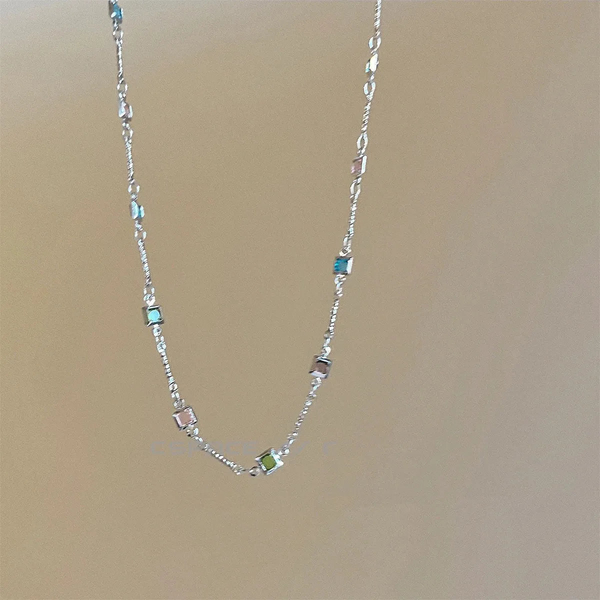 Square geometric clavicle necklace with artificial crystals in gold or white K tone