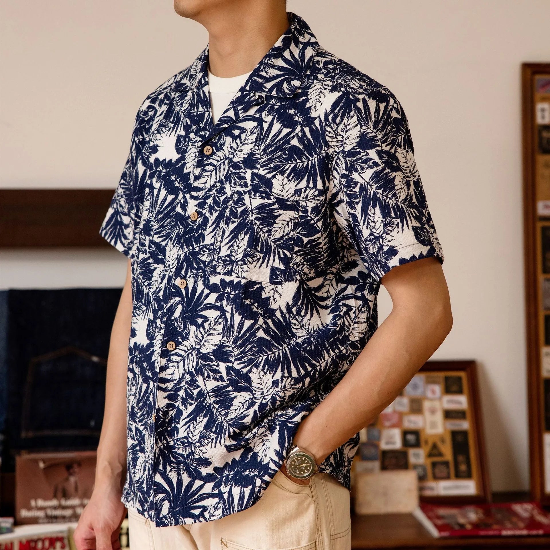 Vintage floral print seersucker shirt with Cuban collar in loose cardigan style for men