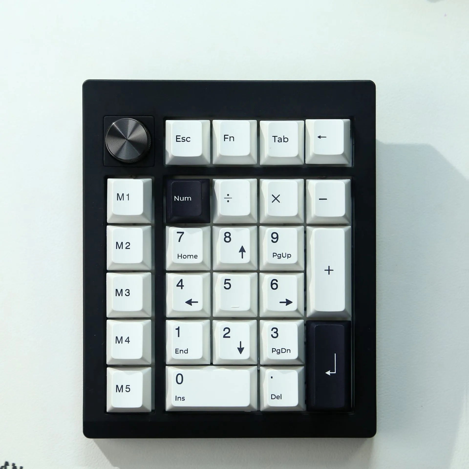 Wireless mechanical numeric keyboard in black and white colour options