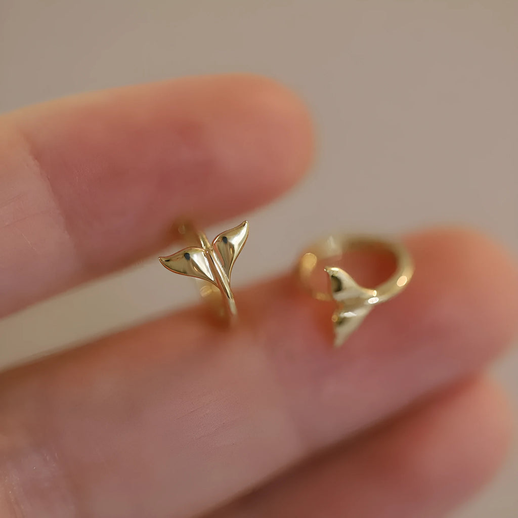 925 silver fishtail ear rings in gold or white gold finish with 8mm inner diameter