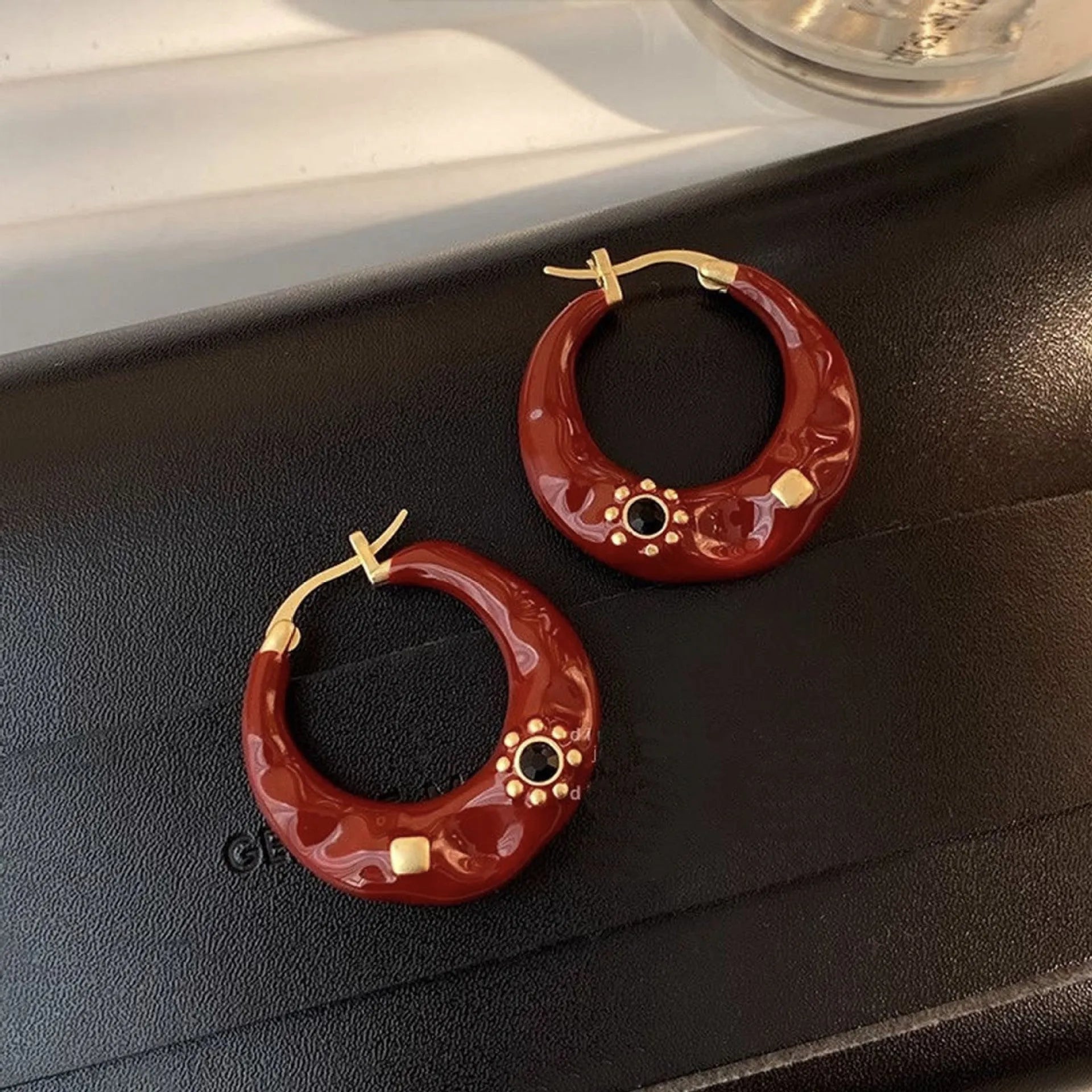 Hong Kong style retro alloy ear studs with rhinestone decoration in black and red colours