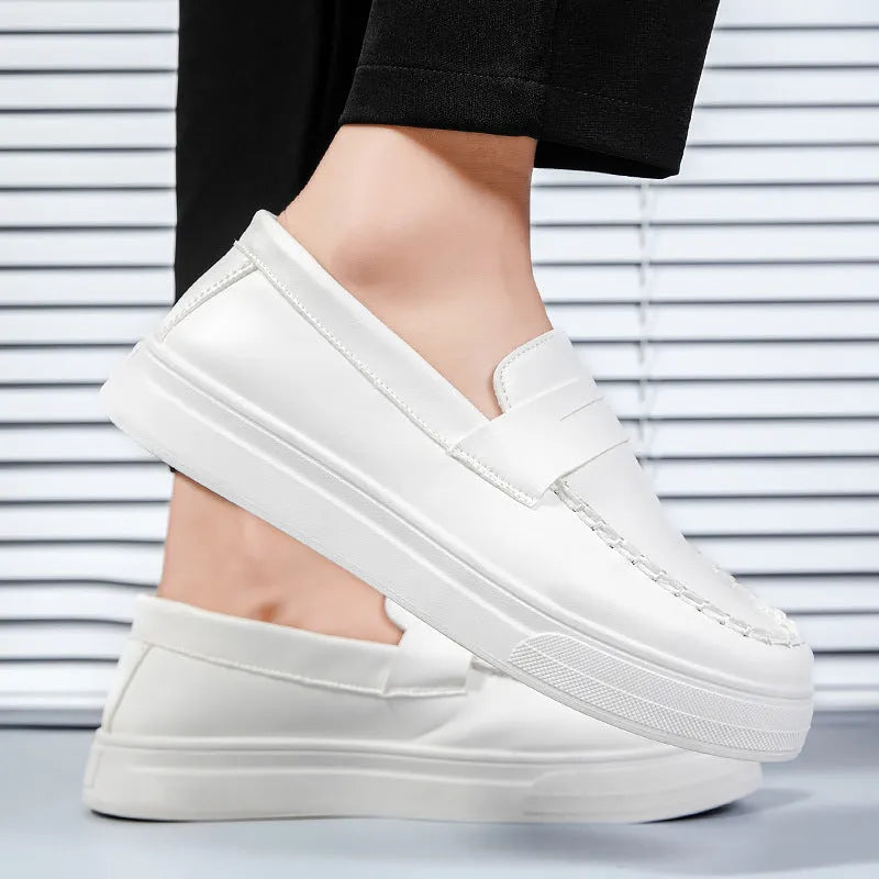 Men's British style casual leather-look shoes with round toe in white, black and white, and khaki colours