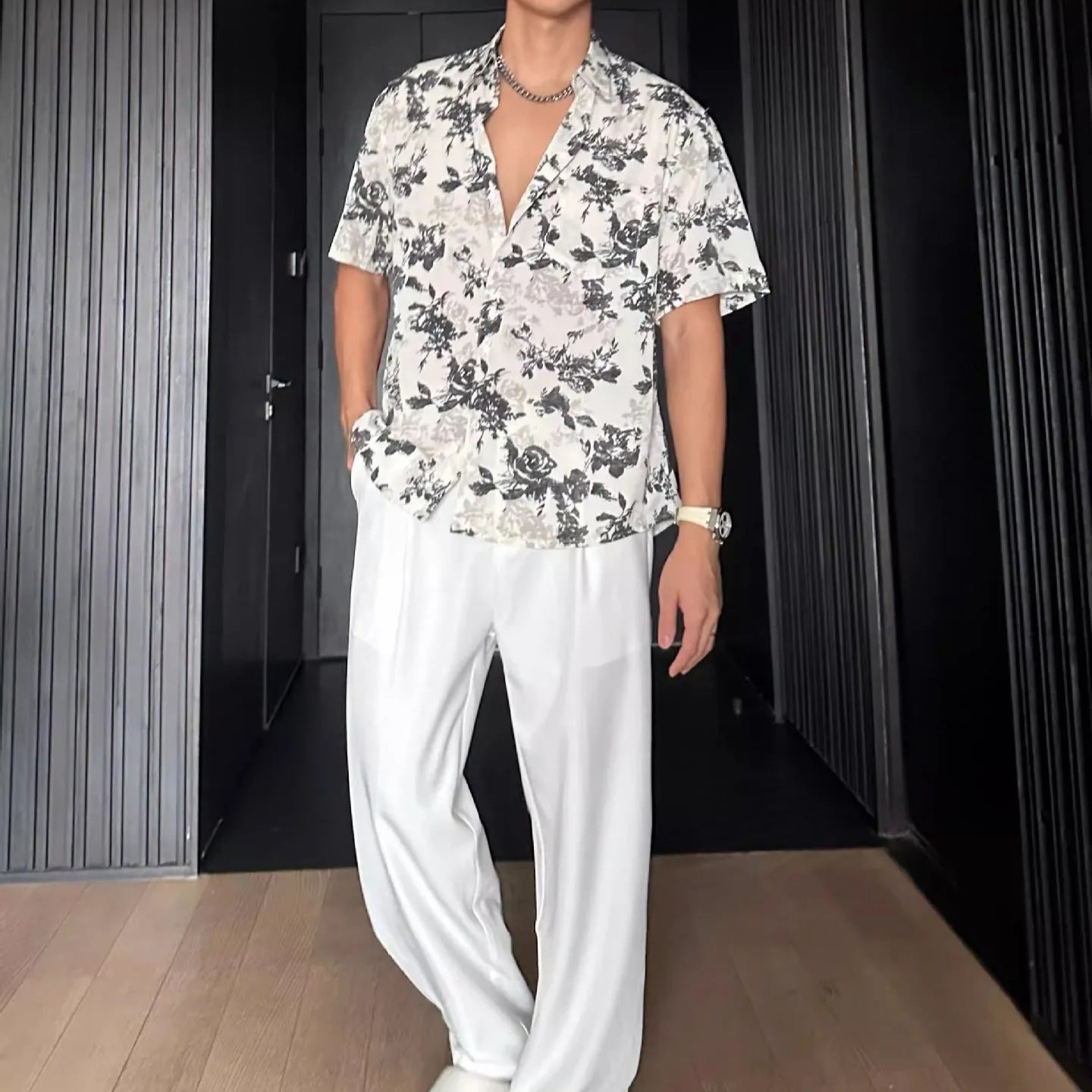 Loose casual floral printed short sleeve shirt in black or white colours