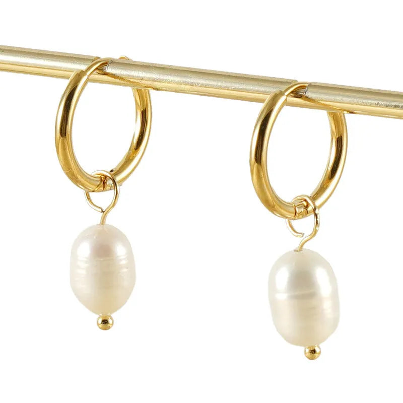 Gold electroplated stainless steel earrings with geometric shape and pearl decorative elements