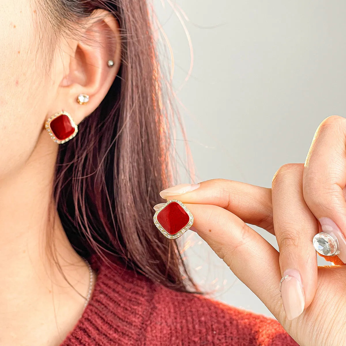Retro red square geometric alloy earrings with inlaid design and sweet-cool style