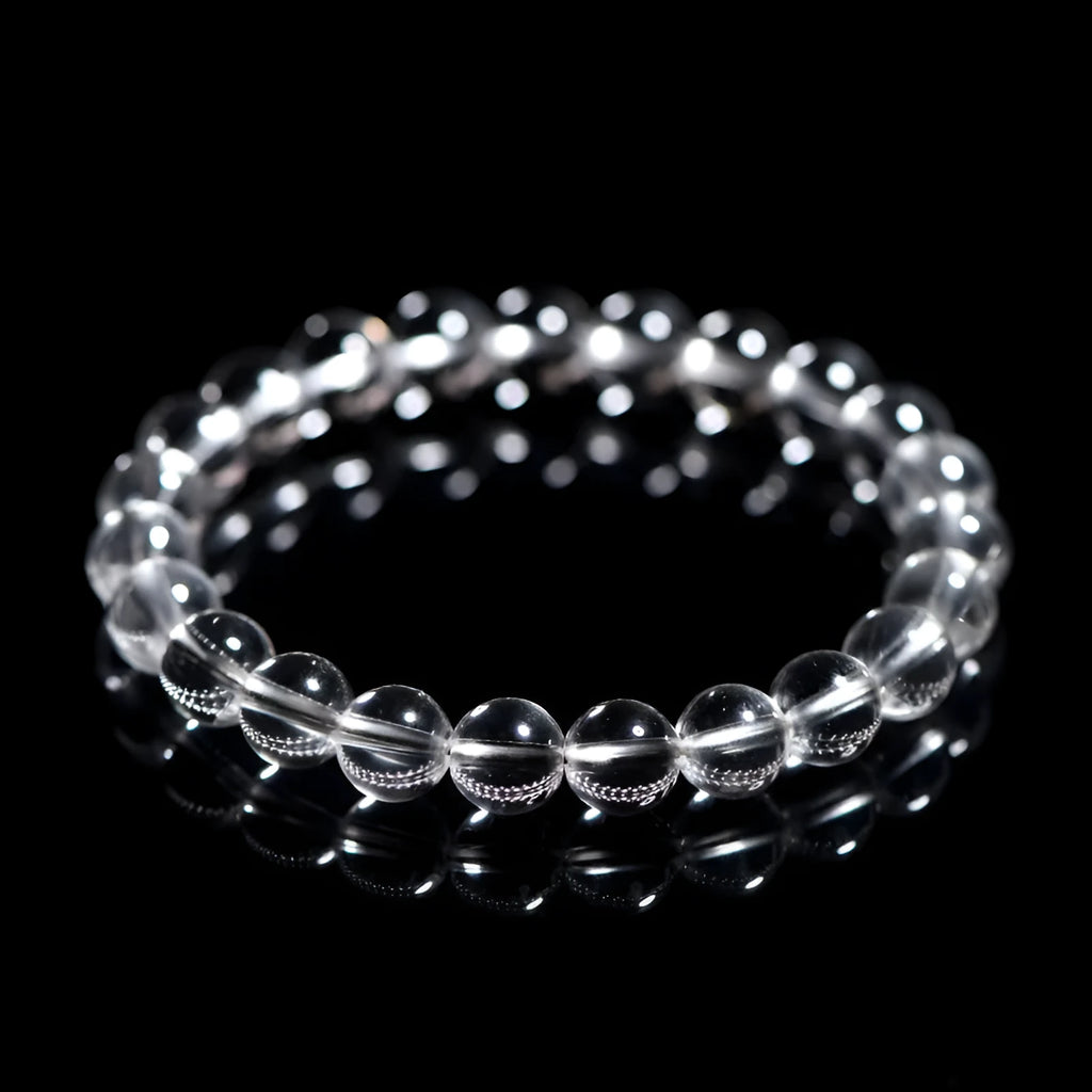 Natural Donghai old materials white crystal bracelet with round beads in a single circle.