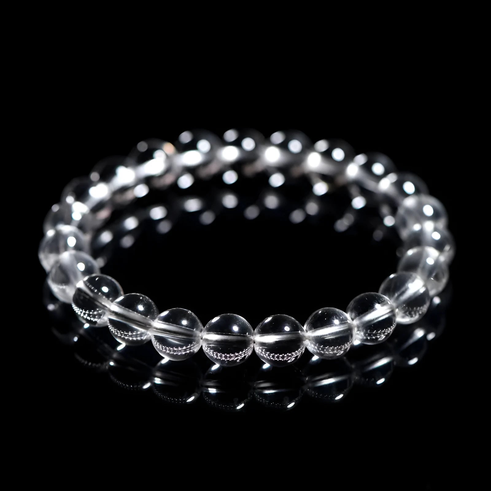 Natural Donghai old materials white crystal bracelet with round beads in a single circle.