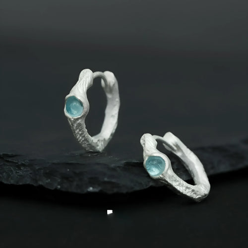 925 silver geometric ear clip with burnt silver electroplated finish and round elements