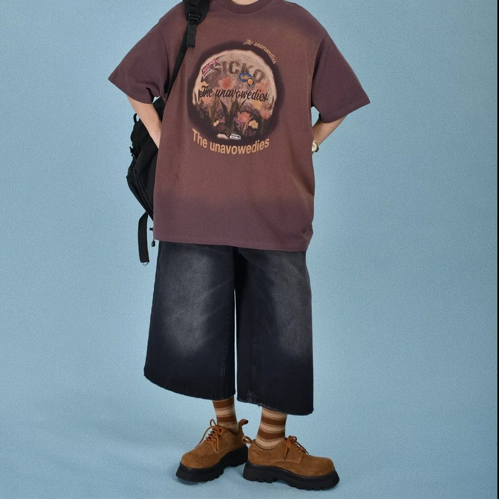 Men's denim shorts in straight loose fit with fifth pants length for summer wear