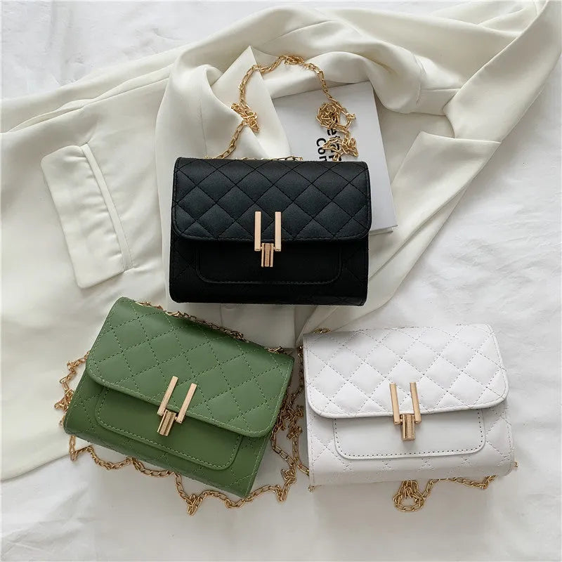 Women's diamond lattice chain crossbody bag in PU leather with adjustable shoulder strap