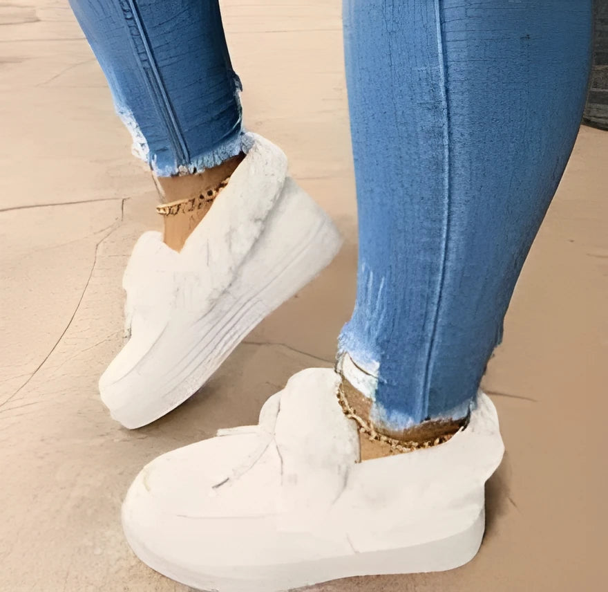 Women's round-toe cotton slippers with velvet lining and a thick rubber sole in multiple colours.
