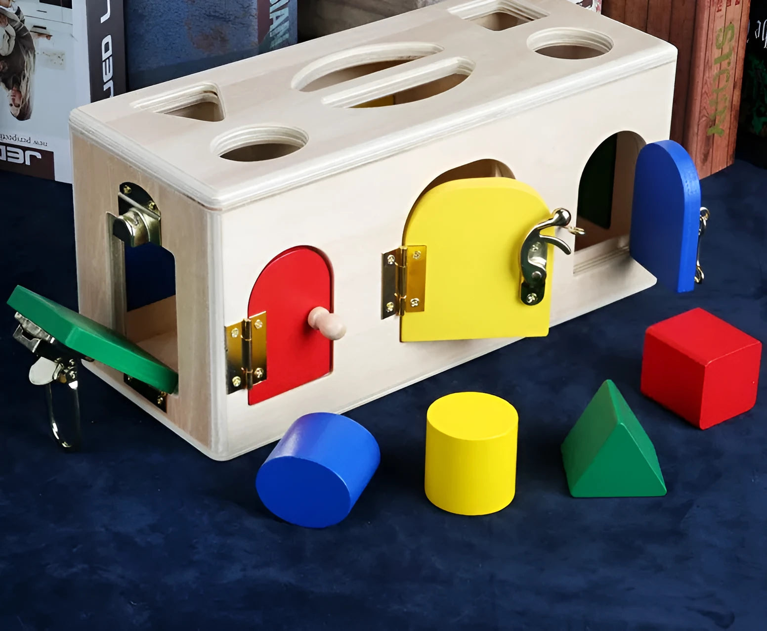Wooden preschool shape lock box educational toy with 12 pieces