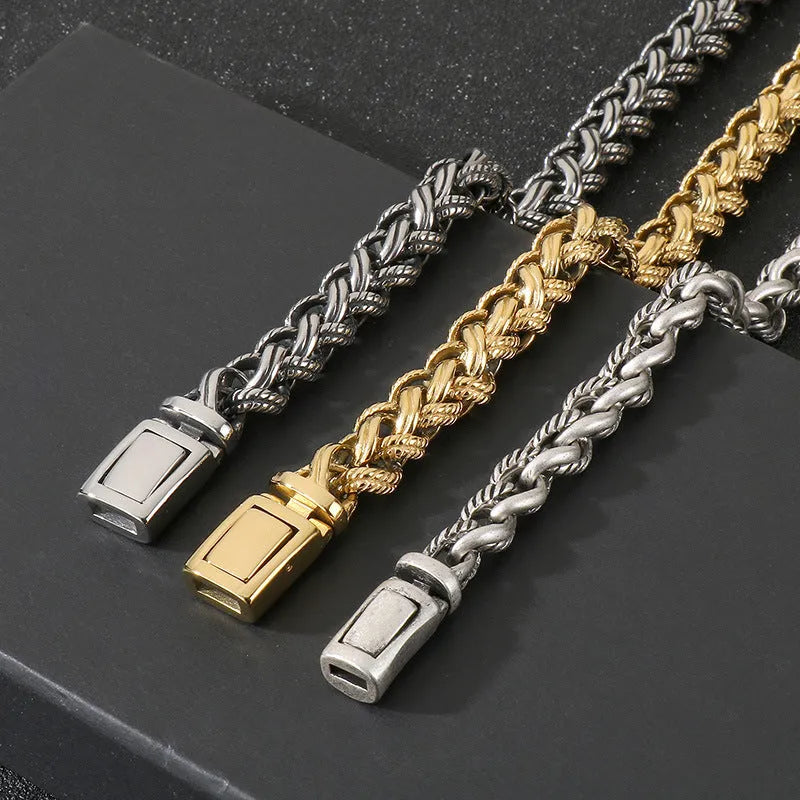 Men's titanium steel keel chain necklace with large hemp flowers design in antique silver colour.