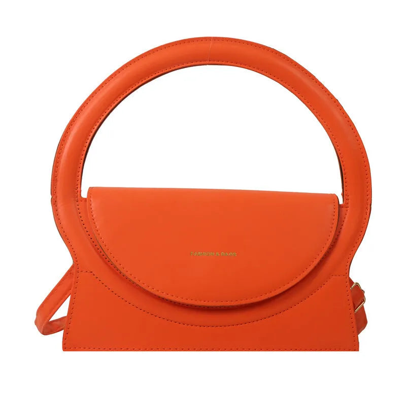 Horizontal square messenger bag in street style with sandwich pocket and phone compartment
