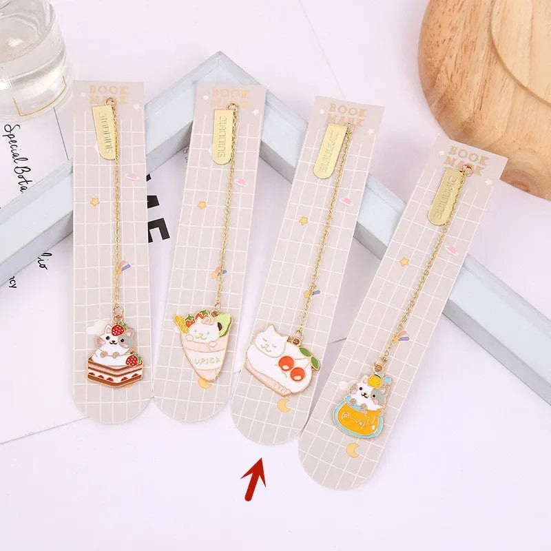 Metal pendant bookmark with cartoon cat design measuring 3.8cm by 18.3cm