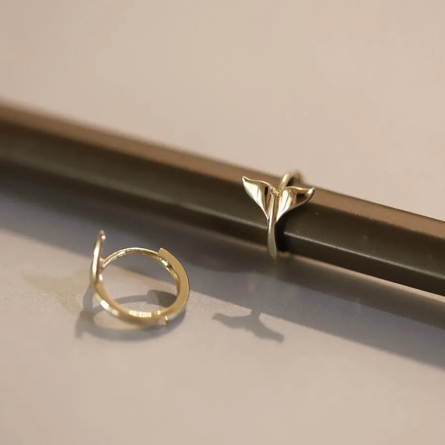 925 silver fishtail ear rings in gold or white gold finish with 8mm inner diameter
