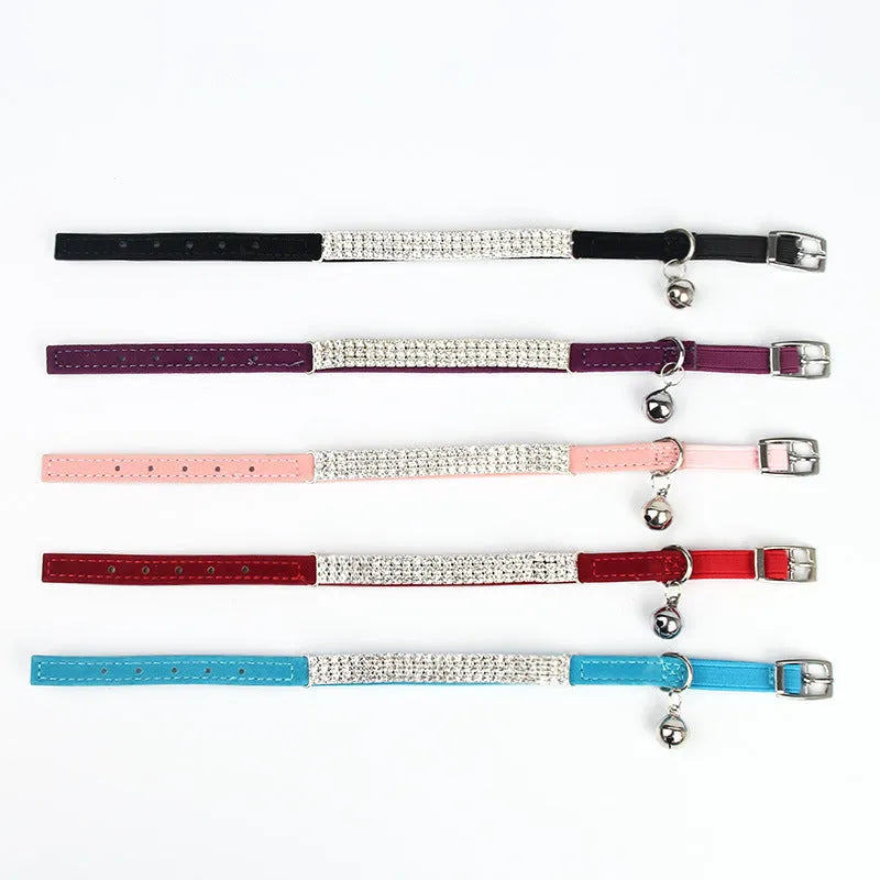 Velvet suede cat collar with rhinestones, adjustable from 20 to 30 cm, in red, blue, purple, black, or pink