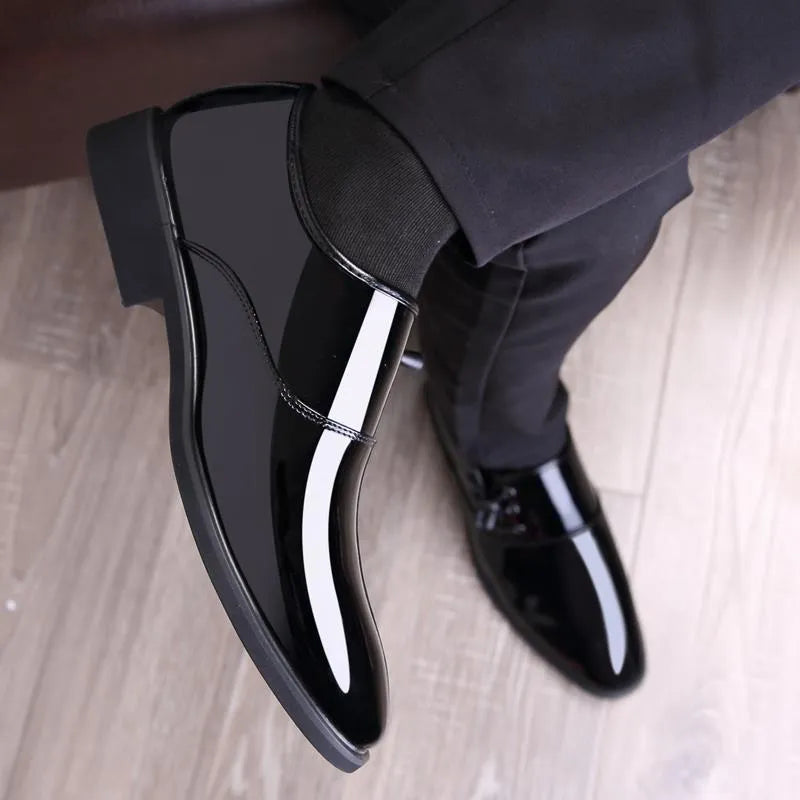 Men's black and brown formal lace-up shoes with round toe and rubber sole.