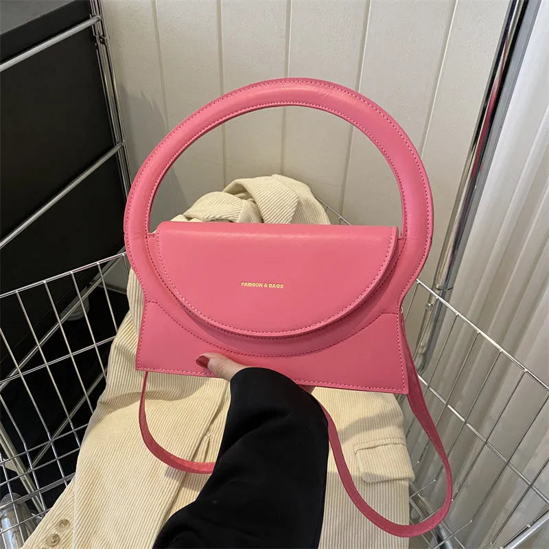 Horizontal square messenger bag in street style with sandwich pocket and phone compartment