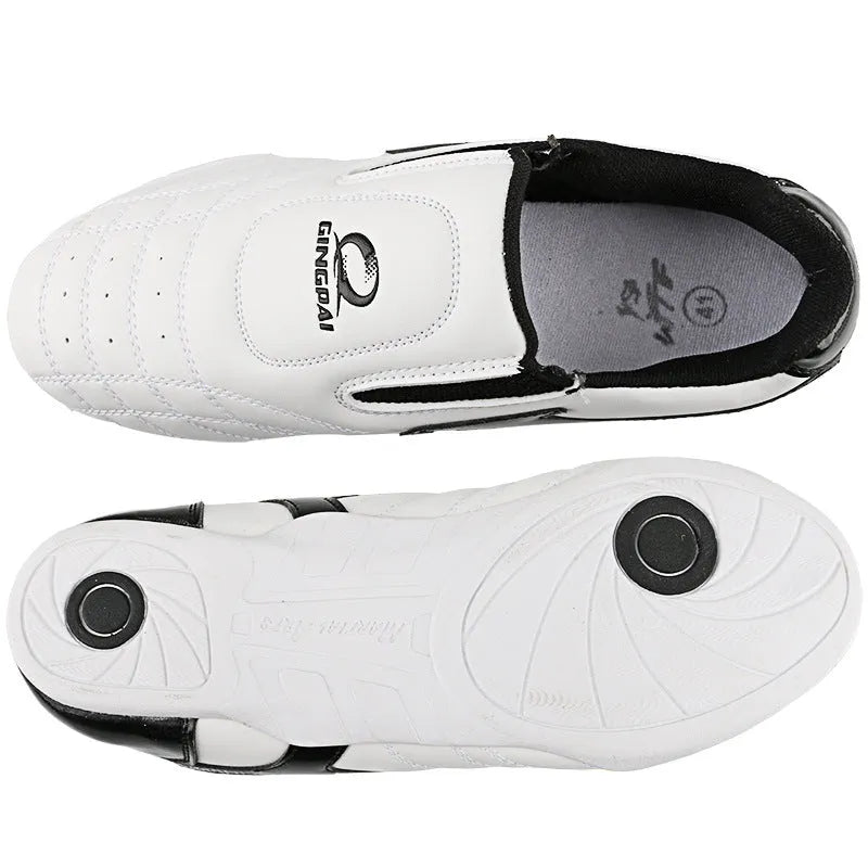 Black and white children's soft bottom boxing shoes for Taekwondo and Sanda training