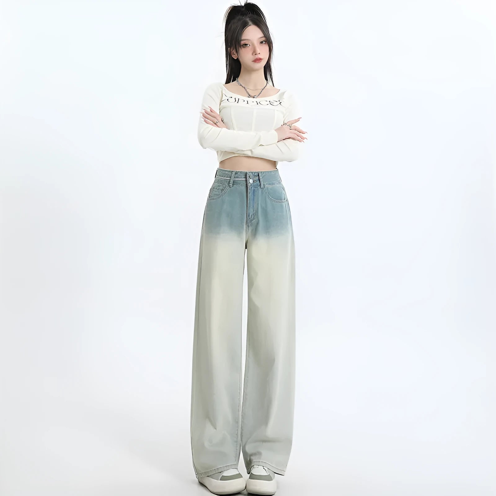 Gradient blue wide-leg straight-leg women's trousers in cotton denim fabric.