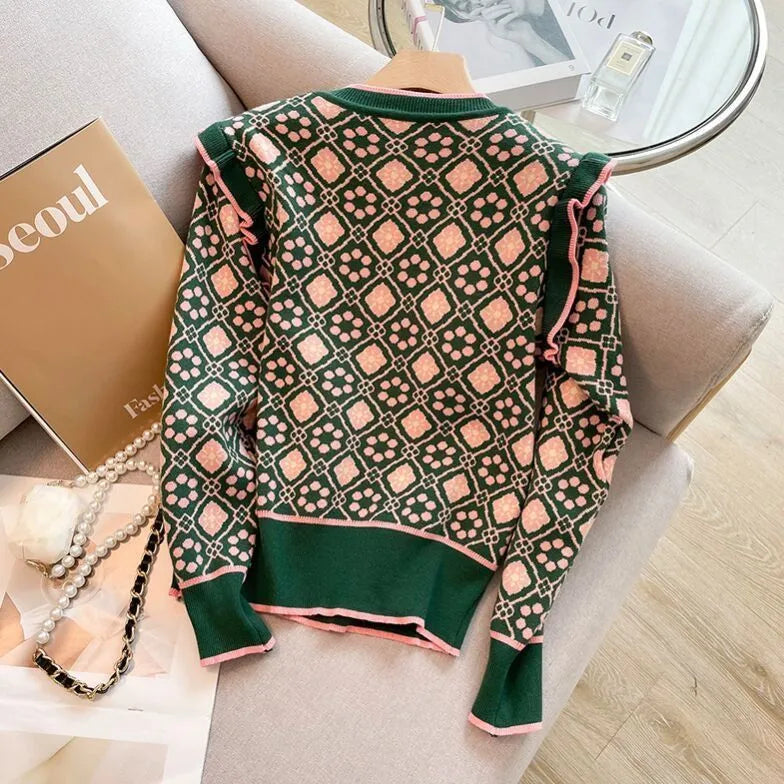 Green printed women's sweater with loose fit and regular sleeves