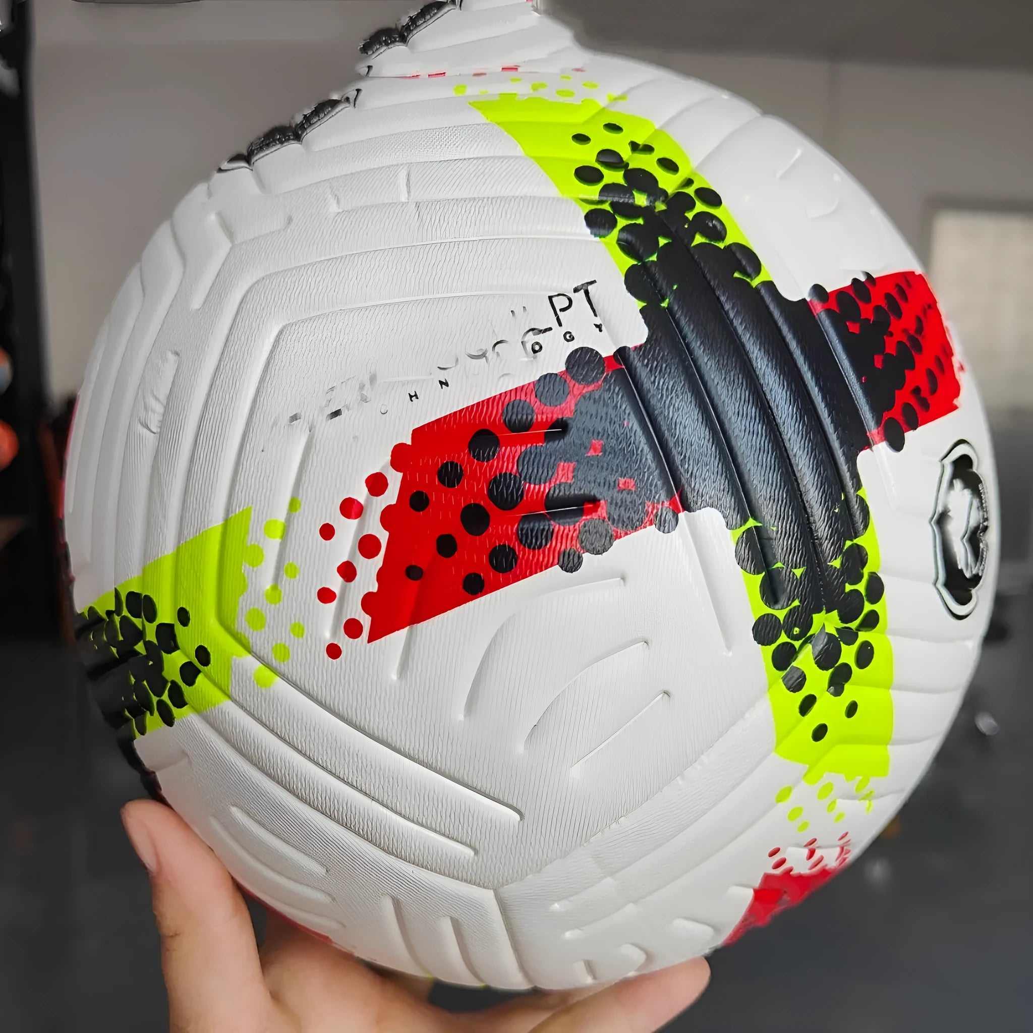 Fluorescent green size 5 football with seamless construction for club training