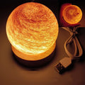 Planet-themed USB plug-in night light with three-colour dimming on a base, showing 80x90mm size.