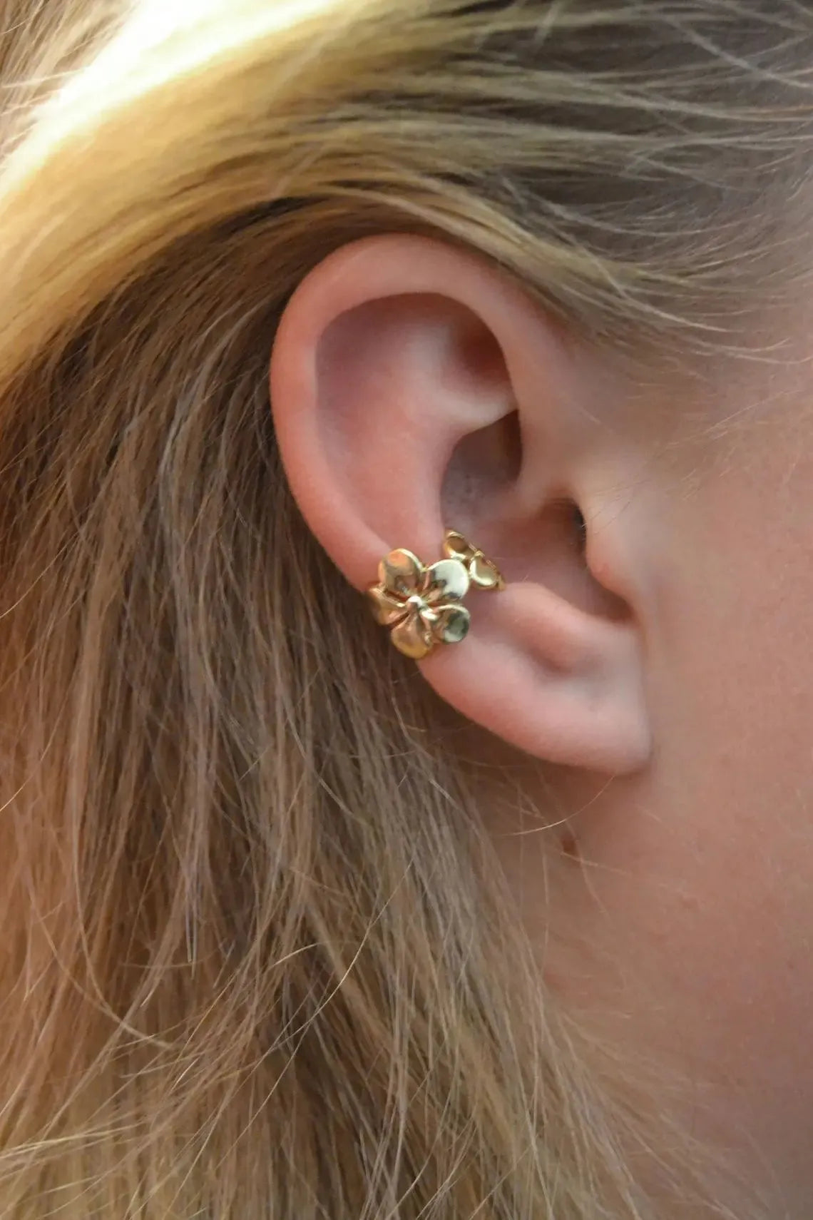 Gold starfish and scallop shell drop earrings with conch details for women