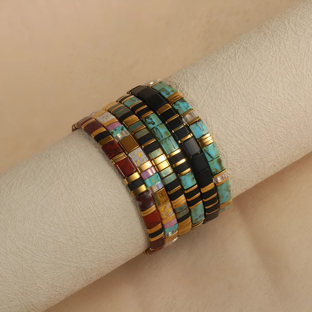 Geometric glass bead bracelet in European fashion style with round elements