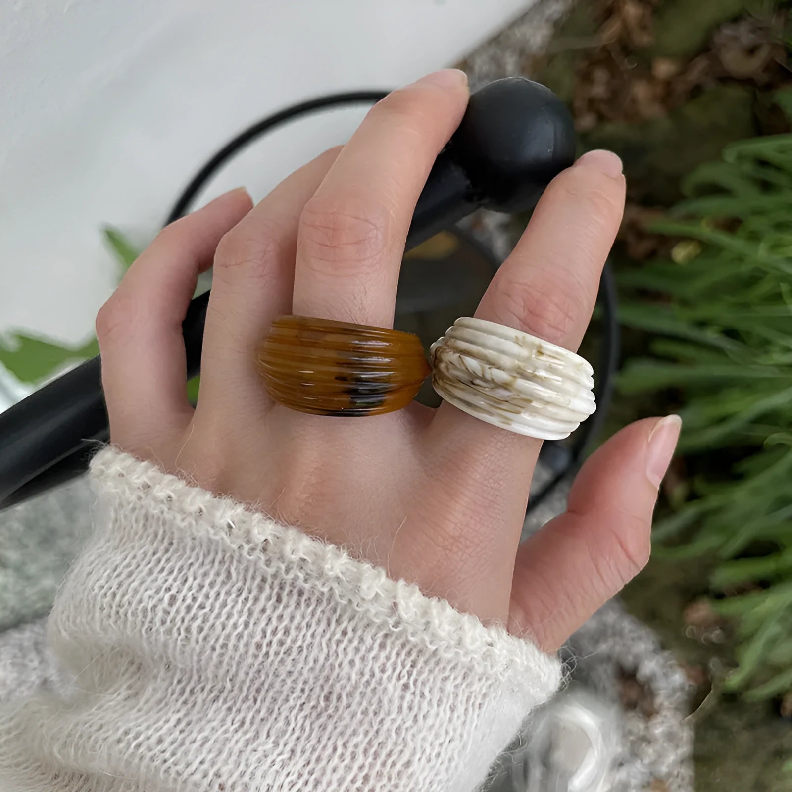 Resin geometric ring with irregular wide band in Chinese style design