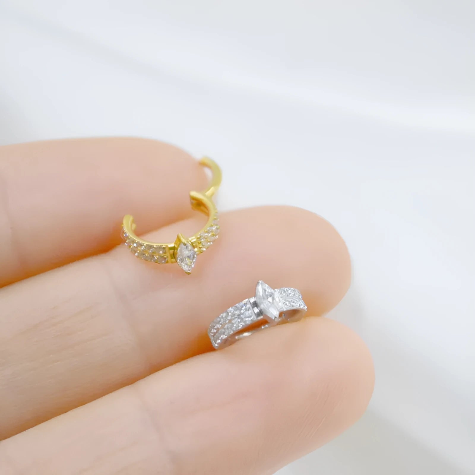 316 titanium steel heart shape earrings with full diamond appearance in silver and gold colours
